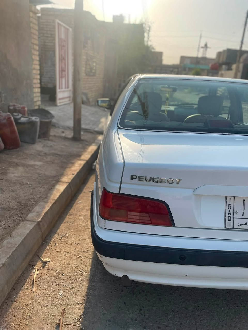 السلام عليكم بيجو بارس موديل ٢٠١٨ كفاله عامه ماعدا خياسات موجوده بالصور اوراق وسنويه بأسمي السعر ٦٢ قفل للأستفسار واتساب ***********
