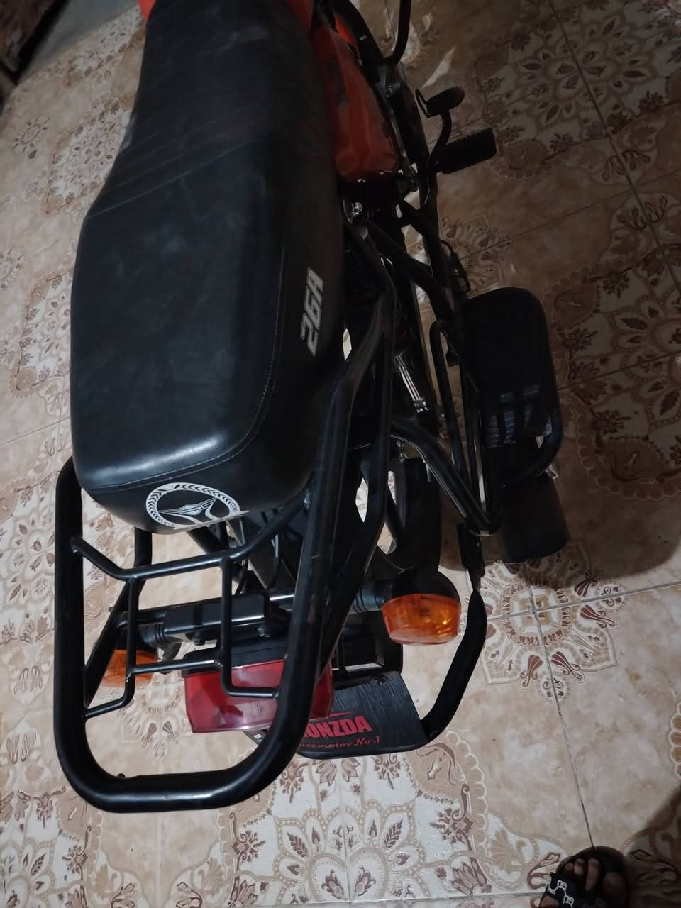 رب سسلام عليكم دراجة دايوان موديل 26محرك مكفول النمره العكس سعر 1450وبيه مجال مكاني بابل قرب جسر نادر*********** بيه ضربه بل تانكي مثل ما موضح بل صوره
