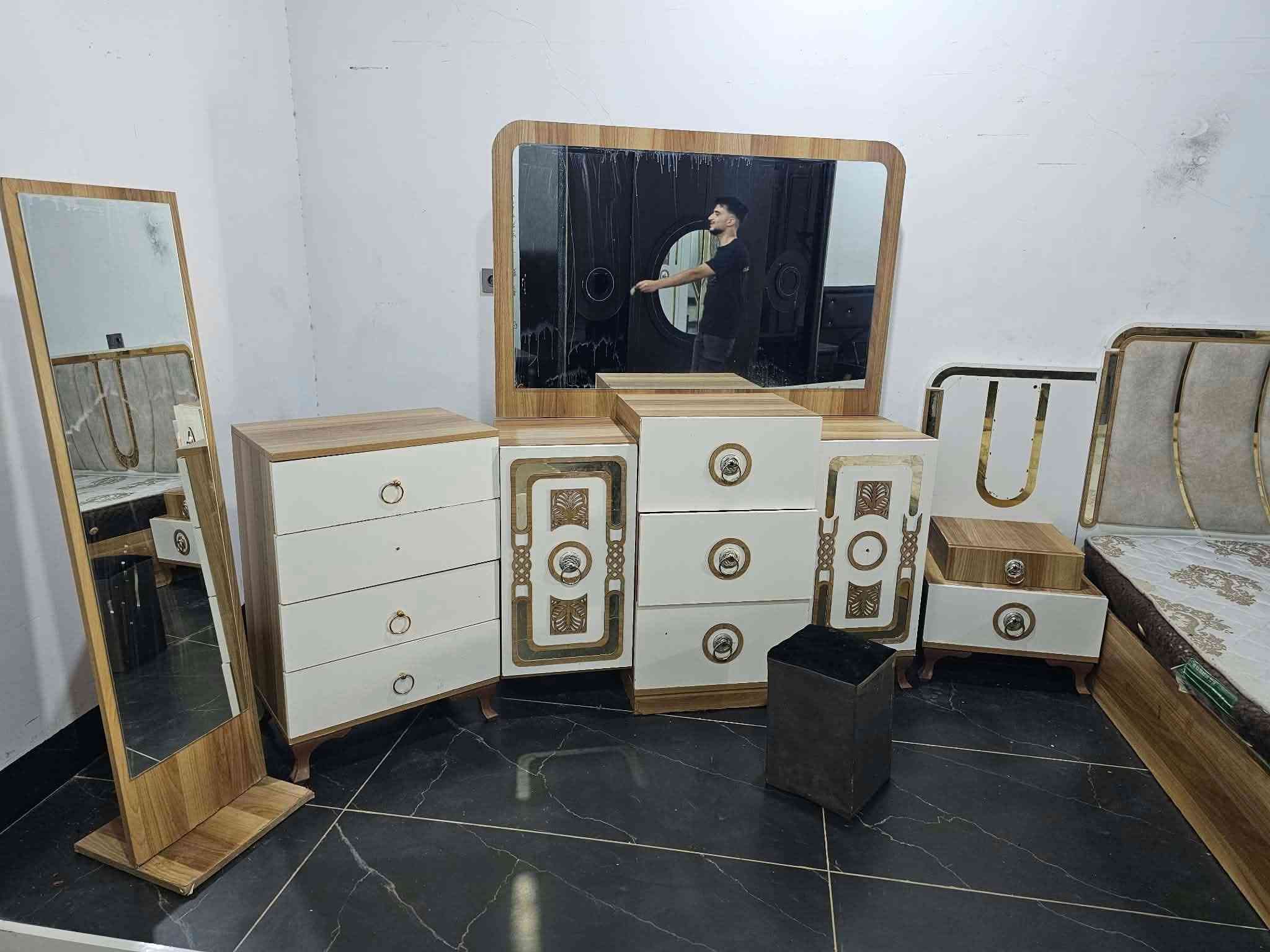 خزائن • ٩ قطع