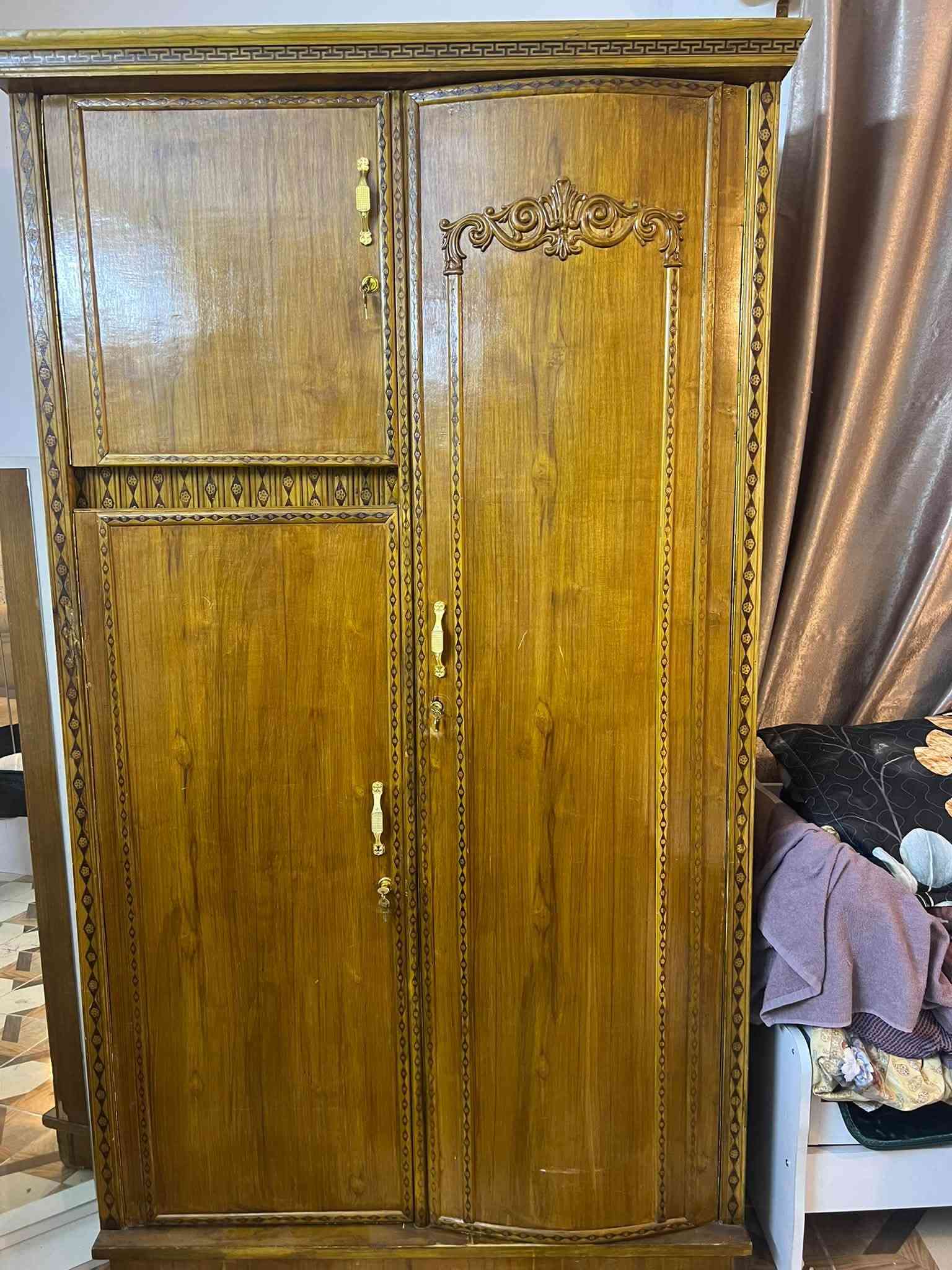 السلام عليكم غراض للبيع غرفه٨ قطع قبل ١٥ ايام شاديها سعرها ٥٠٠ قفل كنتور بابين صاج ١٥٠ سعره ميز معه ٤ كراسي ٦٠ قفل كاونتر بعده بل نايلون اب٣٢٥ قفل بنكات ٣ الوحده عله١٥ بل جيس وجزامه ومرايه١٠٠الف   عنوان بغداد مستعجل عله بيعتهم ***********
