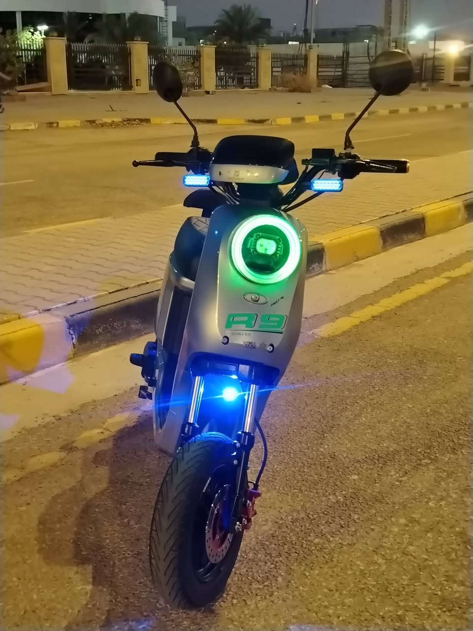 سلام عليكم دراجه شحن للبيع نوع R9 كفاله عامه لون رصاصي ملحقاته موجوده الدراجه ماناقصه شي الدرجه خمسه باتري - دبل -
-شركه ونلي الاصلي - حيدر النيار -
:مديل: 2026 :
. ملف نحاس 1500 واط
"الدراجه شلعه او معدل"
! مكاتبته موجوده بسمي!
_ الدراجه بيه بصمه او اسويجين او كارتين _
*تشغيل عن بعد *
= مكاني نجف حي السلام =
_ السعر 550 او بيها مجال _
/  اتصال ***********. /
