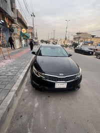وبركاته عندي كيا اوبتما 2020 بيها قطعه وحده تبديل الي هي باب خلفي صفحة...