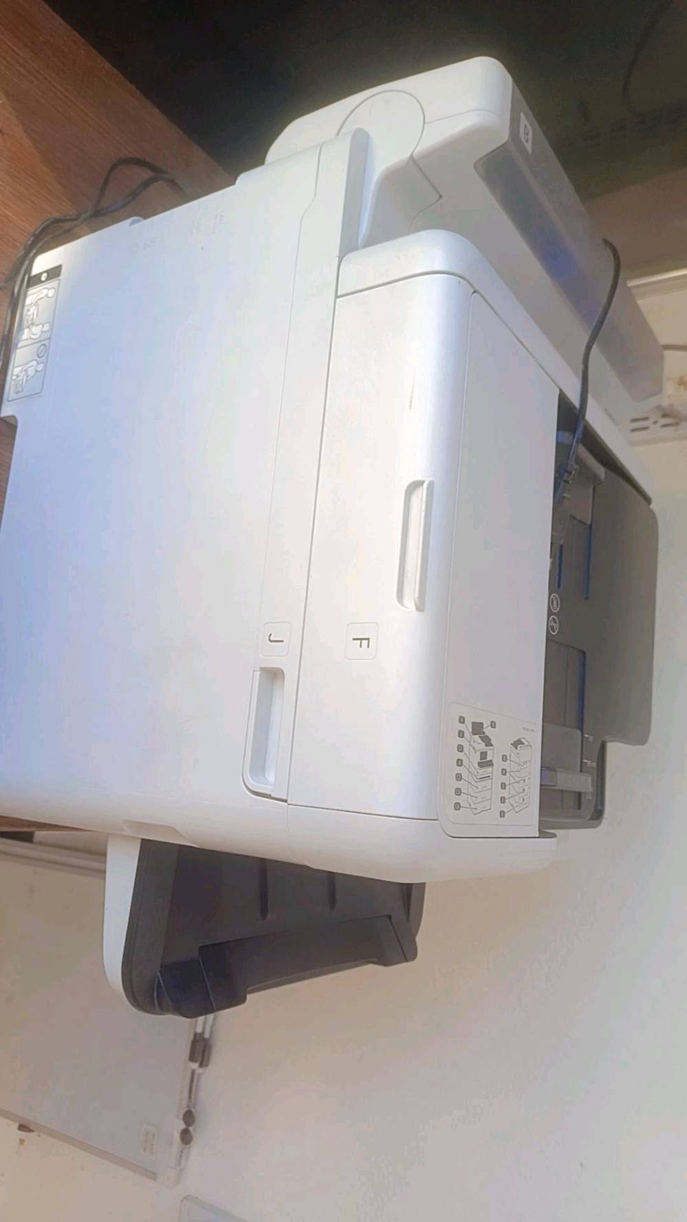 طابعه  EPSON  مستعمله كم شهر فقط نضيفه جدا سعرها 450,000