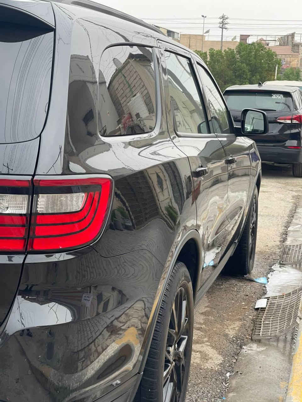 دوج دورنكو 2023 رقم بغداد باسمي السياره حادثه مدكر وبنيد السياره جاهزه بدون اي نقص 
حجم المحرك 6V مكان السياره البصره للبيع او للمراوس حسب القناعه السعر 260 وبيه مجال للاستفسار التواصل على الرقم ***********
