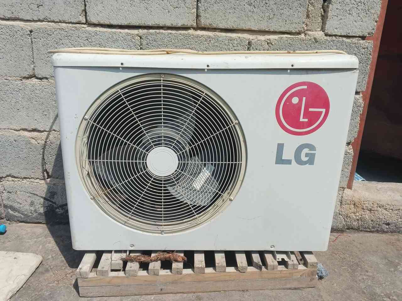 خارجيه ال جي نضيفه وتبريد ثلاجه كفيلكم الله ليكت الداخليه وضلت هيه (طنين )(محوره كمبريسر مكيف هم طنين شغاله افحص وين متريد ) مكاني فجه العرب ابو الخصيب *********** رايدها 200 ما بيها مجال لان حيل نضيفه وتترحملي والله
