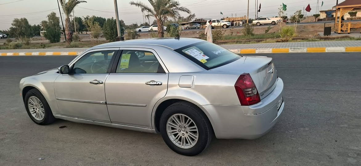 السلام عليكم للبيع  اوباما 2008 رقم نجف  دولي باسمي تحويل ثاني يوم  سياره  بيهه رشات صبغ   مكفوله من الضربه والعيب الشرعي السياره جاهزه  مكيه كير حداديه وتخم تاير وتبريد مكان واسط الحي الرقم ***********
