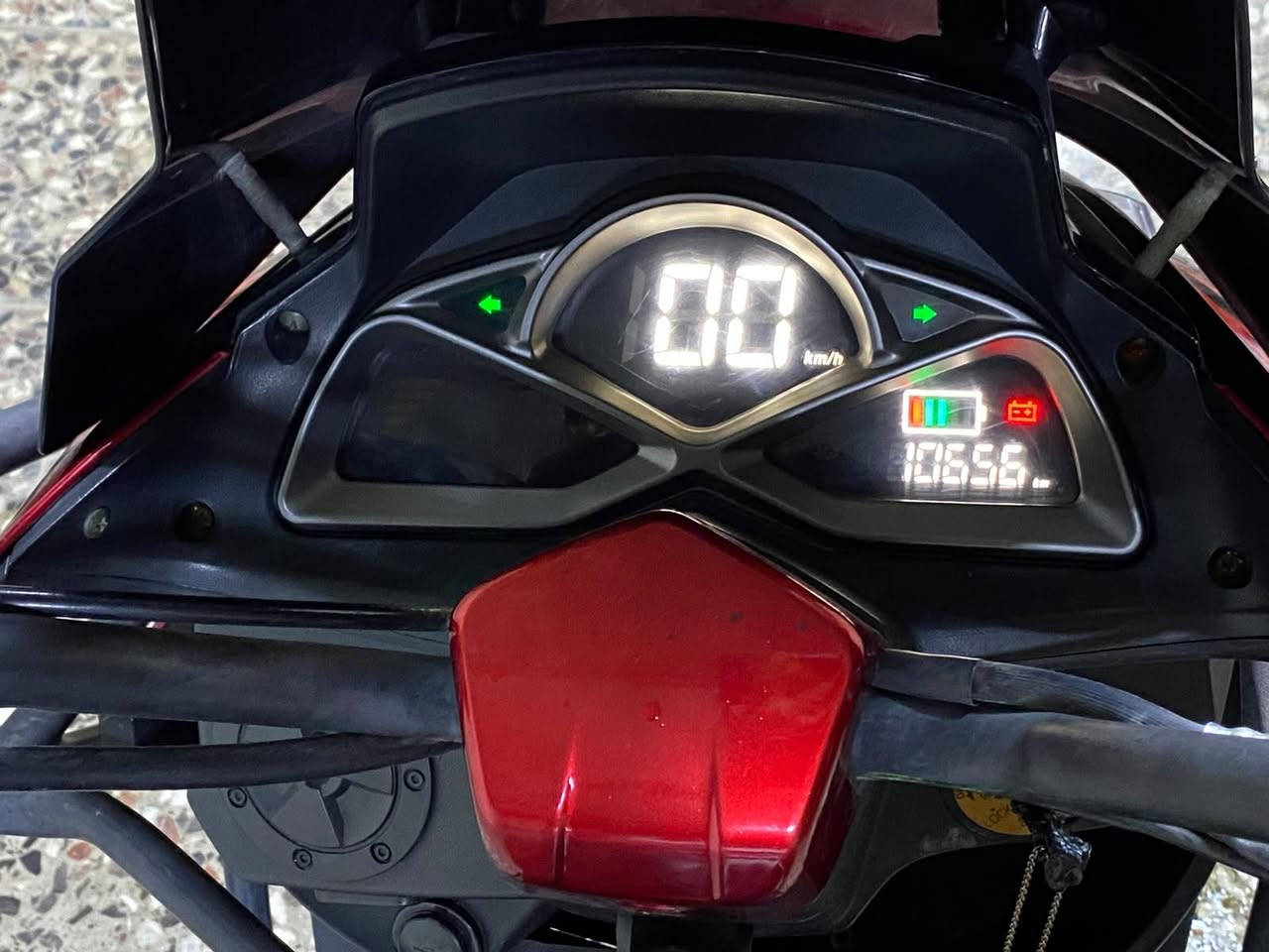 🔥 *للبيع سكنس ستورم 150cc -* 🔥

✅ موديل: 2024
✅ ماشية: 10,656 كم فقط
✅ محرك 150cc اوتوماتيك - شرط ما مفتوح
✅ تشتغل تك - خير من الله
✅ عداد ديجيتال + حديد حماية
✅ دراجة بيت، نضافة 80%

لا تصليح لا دوخة، تاخذها وتطلع بيها

💰 السعر: 850 الف وبيها مجال للشراي
📍 العنوان: كربلاء
📞 للاتصال: ***********
