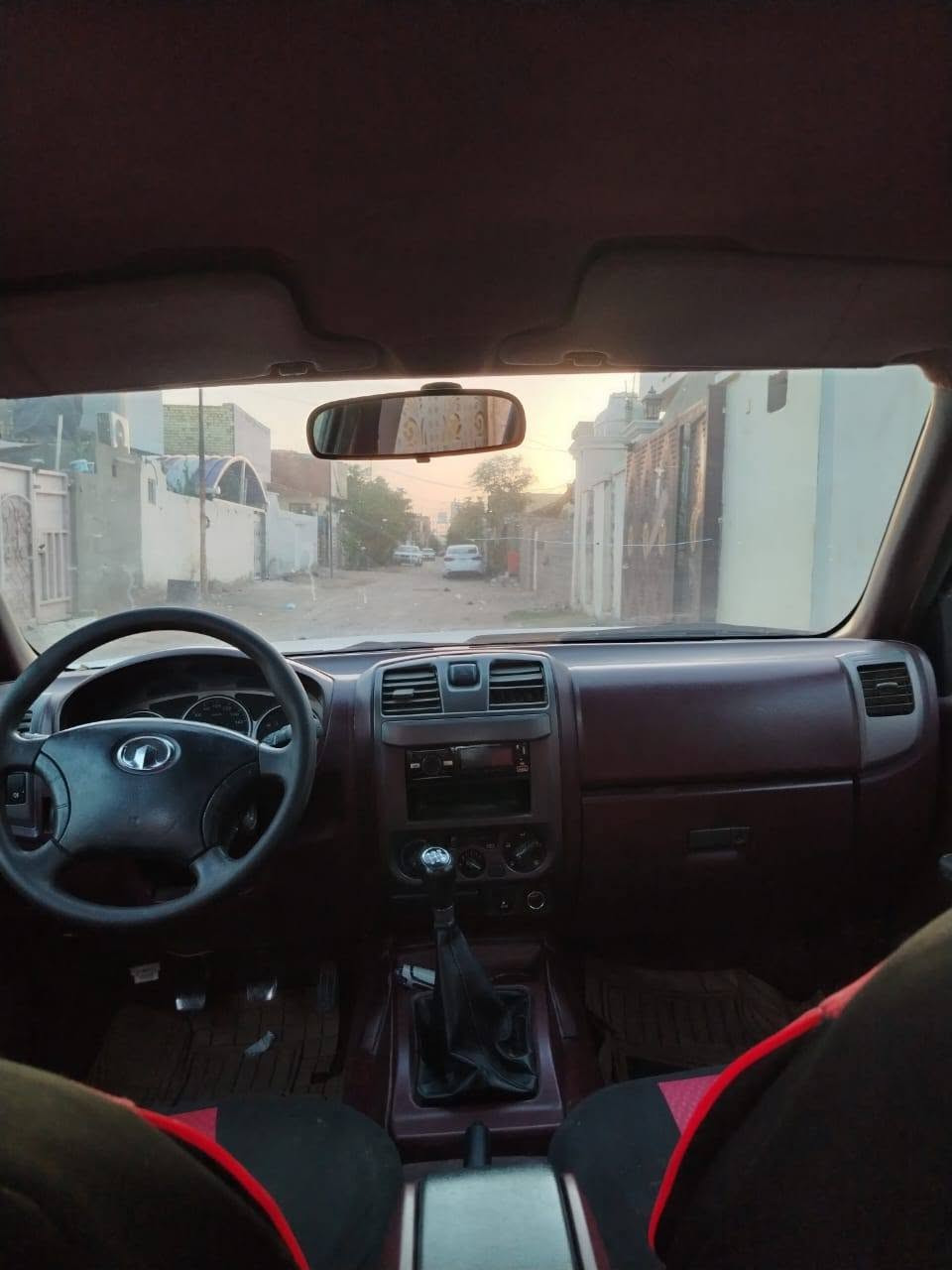 السلام عليكم كريت ويل للبيع 
2011  سياره مكفوله من ضربه 
كير مكينه بل كارتون مشي نعومه خير من الله 
حداديه جديده 
تبريد منضومه جديده نقصه بس غاز 
رقم قادسيه سنويه ل 2029
تحويل ثاني يوم سياره جاهزه 
سعر 47بيه مجال للشراي للاستفسار اكثر 
***********
