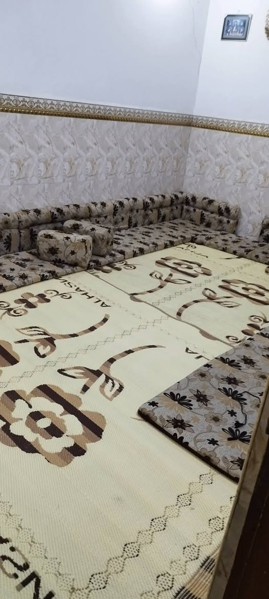 بيت للبيع النجف ابو صخير المناذرة  طابو صرف
مساحة150 ( استقبال وصالة وغرفتين ومطبخ حار وبارد ومساحة خارج البيت مع الصحيات
‏‪***********
