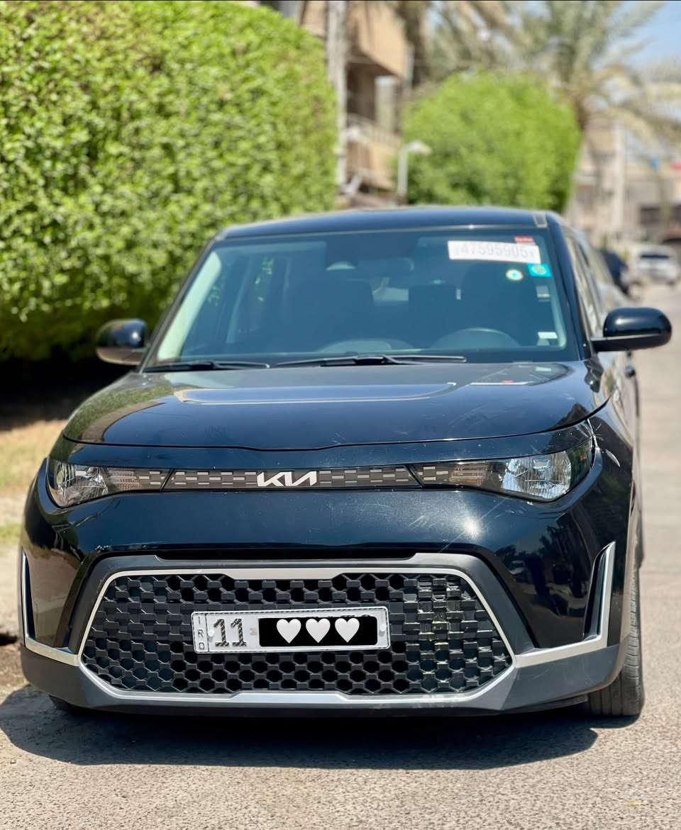 #السلام_عليكم
#للبيع 🚘

- كيا صول  2023 ( kia soul )

- رقم بغداد بأسمي تحويل ثاني يوم

- مكينه  2000 DOSH

- ماشيه 56 الف ميل حقيقي

- السعر 143 وبي مجال

- اللون اسود ملكي

المواصفات :-  

* شاشه  حجم الكبير + كامرة 

* تحديد مسار + قياده ذاتيه 

* رادار امامي + خلفي + جانبي 

* تحكم  ستيرن 

- حادث السياره كسر بالدعامية الامامية
- مكان السياره بغداد  /البنوك

- السيارة مكفولة من ناحية المحرك والكير والشاصي واللغد والسونار موجود

للاستفسار / الاتصال على الرقم او الواتس اب
د. حيدر ⁠
***********
