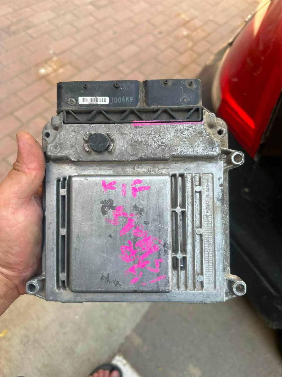 عقل سيارتو 2009 ولحد 2012
* KIA ECU

* Part No: 39124-2B030

* B203

* KEFICO

* Bosch MG7.9.8

* 1.6 لتر

* Kia Forte / Cerato Forte

* قير أوتوماتيك 4 سرعات + تشغيل مفتاح (Key Start)

سعرة 50 الف مڪاني بغداد بسماية متوفر توصيل  ***********
