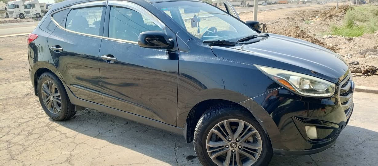 سلام عليكم 
""""بسبب الوعود الكاذبة اعيد النشر"""
توسان موديل ٢٠١٥ امريكي رقم بابل مشروع وطني جديد مكانها بغداد/الرصافة ضررها باب السائق وبنيد صبغ قطعتين فقط ليبل واحد سيارة مكينه 2000 مرغوب مكينة وكير خير من الله سعرها ١١٨ وبيه مجال حك الجيه تحويل ثاني يوم 
للاستفسار: وتساب  ***********
