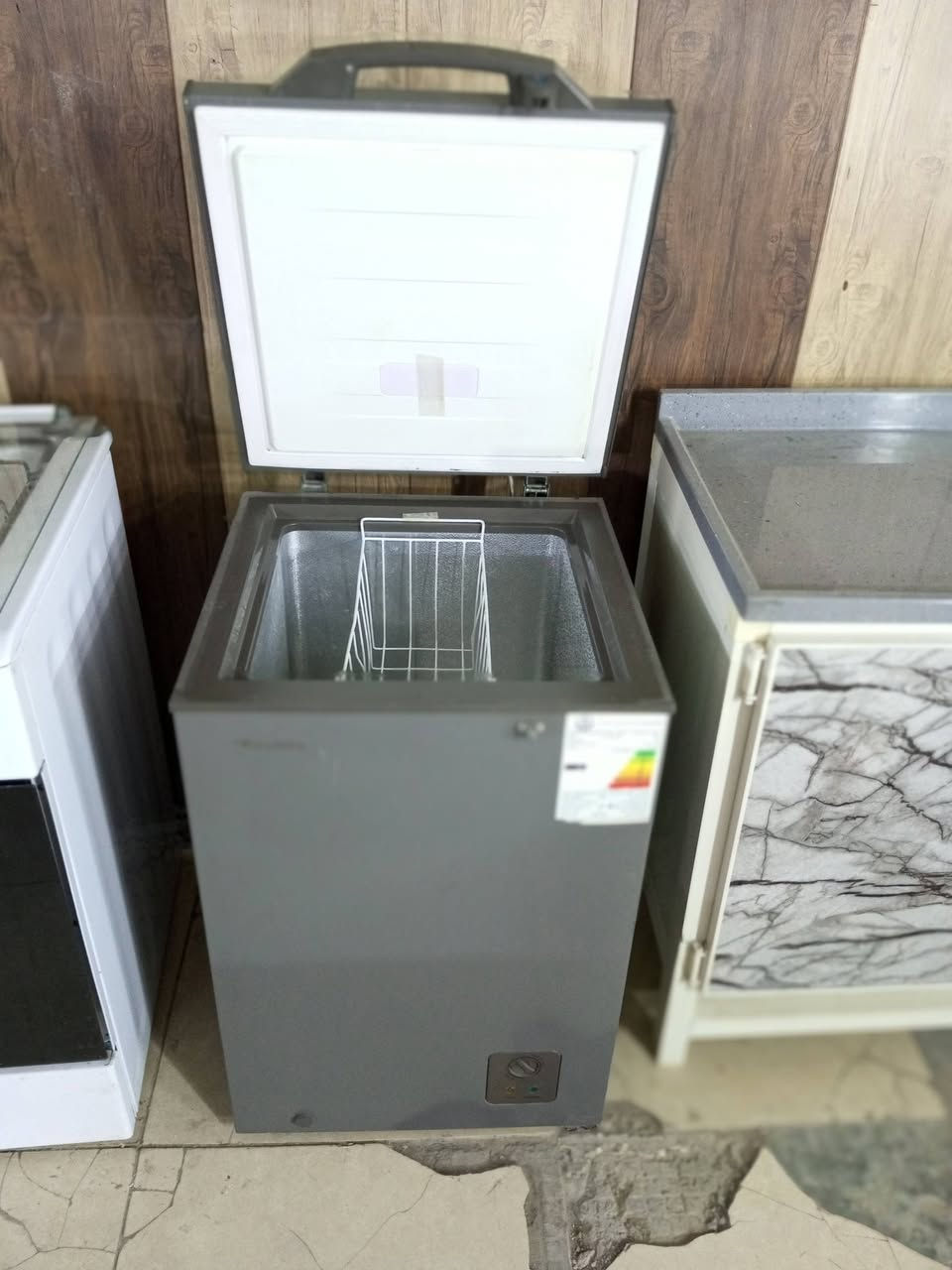 اغراض بيت نظيفه العنوان بغداد حي الجهاد ***********
