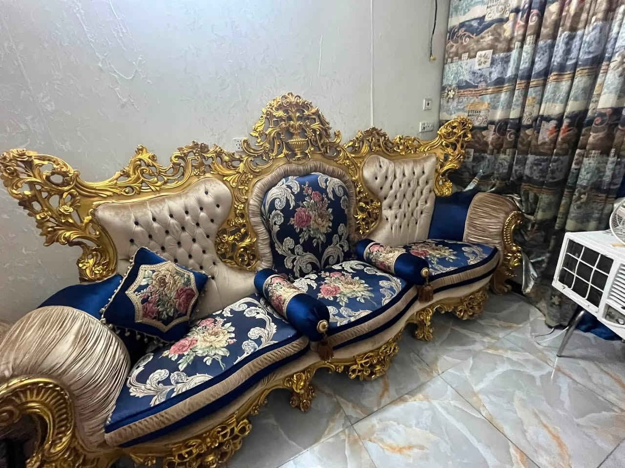 ᷂سـلام،؏ـلـيـكـم🩵•. من رخصت الادمن تخم 𝟑. قطع قطعه كبيره وقطع ثنين كراسي النوع دمياط ملكي مصري نضافه100/100 اي كسر اي شي مابي قماشه نضيفف الي يريده يتفضل خاص واتساب ***********

