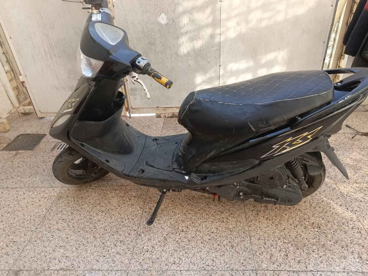 السلام عليكم دراجه للبيع ماكس عدله السعر 550  وبيه مجال العنوان مغربه *********** موجود واتساب مكلف بالنشر
