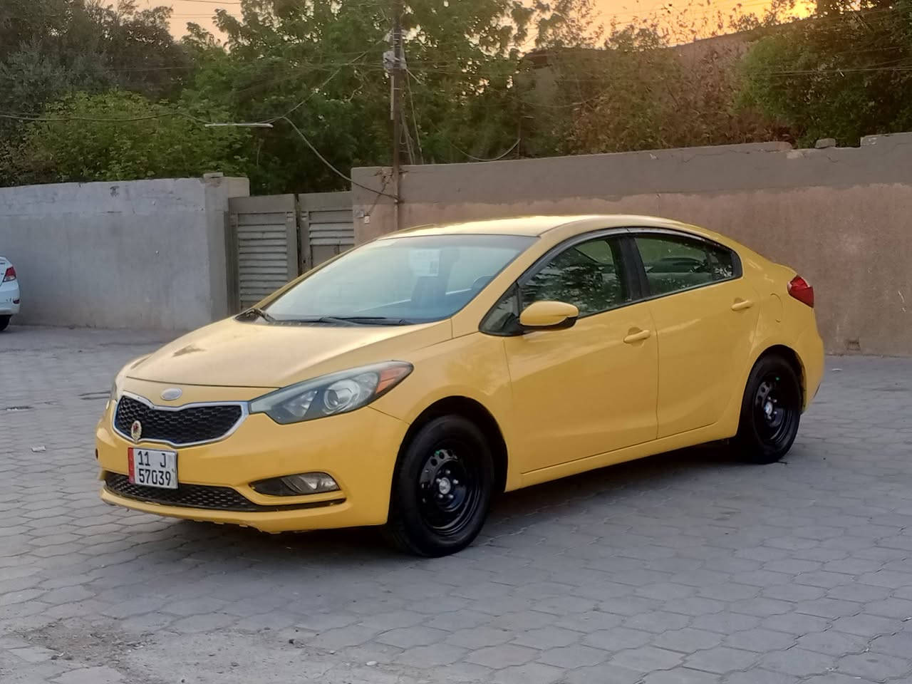 فورتي 2014 وارد امريكي حادثة جاملغ خلفي بدون دواخل السياره بدون معجون صبغه اولى والباقي كله كفاله  مكينه 1800 دوش مكينه وكير جديد شواصي لغود الاماميه مكفولة كفاله
صدر امامي وخلفي كله جديد
تخم تاير 
وياله 15 بسمي مصفره هيئة والغرامة وسنويه جديده هزه جديد رقم دولي بغداد الإنكليزي تبريد ثلج منظومه جديده مواصفات السياره شاشه كامره تحكم اربع جهات مانع انزلاق ايكو تحكم مري اشاير بلمري العنوان بغداد *********** السعر 90 وبيه مجال
مدوشمه دوشمه نواب ارضيه سفاري بيبان تغليف حراري السياره جاهزه مجهزه من كل النواحي
فورتي 2014 وارد امريكي حادثة جاملغ خلفي بدون دواخل السياره بدون معجون صبغه اولى والباقي كله كفاله  مكينه 1800 دوش مكينه وكير جديد شواصي لغود الاماميه مكفولة كفاله

