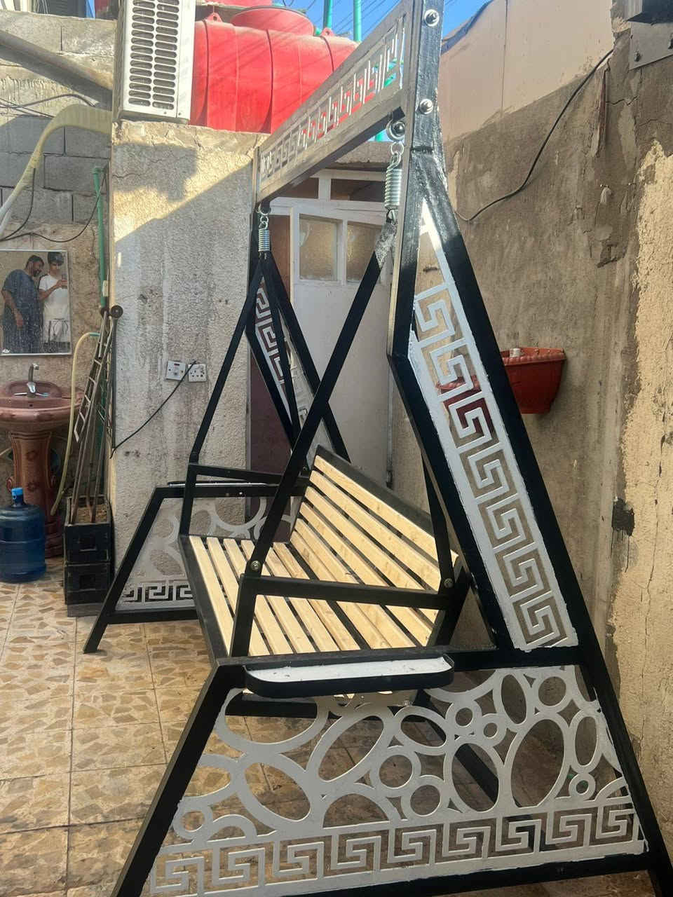 مرجوحه  تفصال حديد 2مليم  تتفصخ ارتفاع216 وطول210 وعرض150 في البصره السعر 450   رقم تليفون ***********
