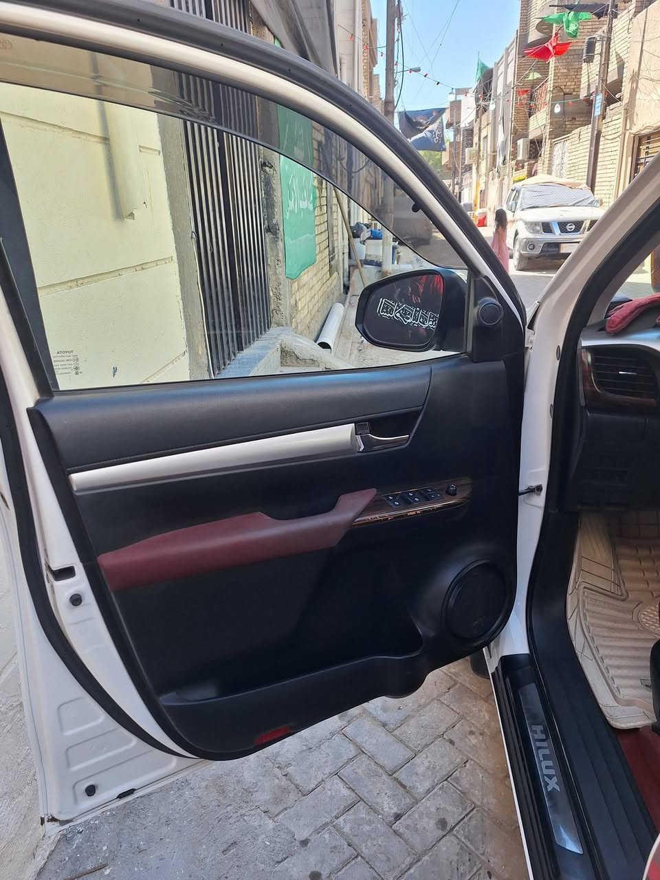 هايلوكس موديل ٢١اوتوماتيك مكفوله رقم اربيل ناصيه سنويه مجدده لسنه ٢٠٣١ ماشيه ١٠٣ بيه شويه بارد موضحه بالصور  بصمه * بنيد جكات * تحكم بالسرعه * تبريد قطعتين مكاني بغداد سعره ٢٤٥ وبيه مجال ت*********** @
