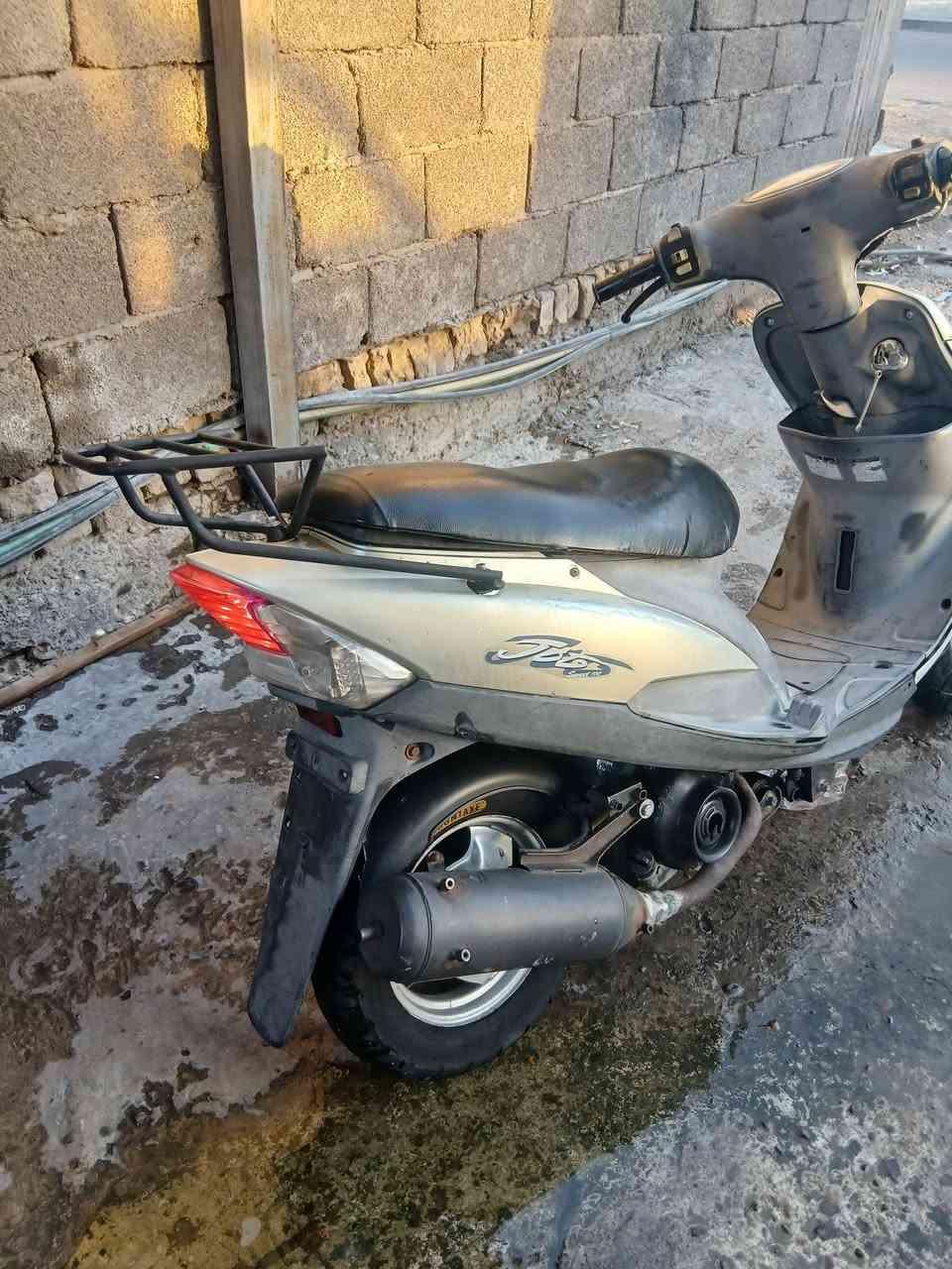 دراجه ماكس منغولي للبيع دراجه اي نقص  بس عدن سلف ما يشتغل دراجه نظيفه محركها مبدل بس قبق واشارات دراجه فول نظافه كفاله عامه مكانها بغداد الرشاد سعر الدراجه 450
***********
