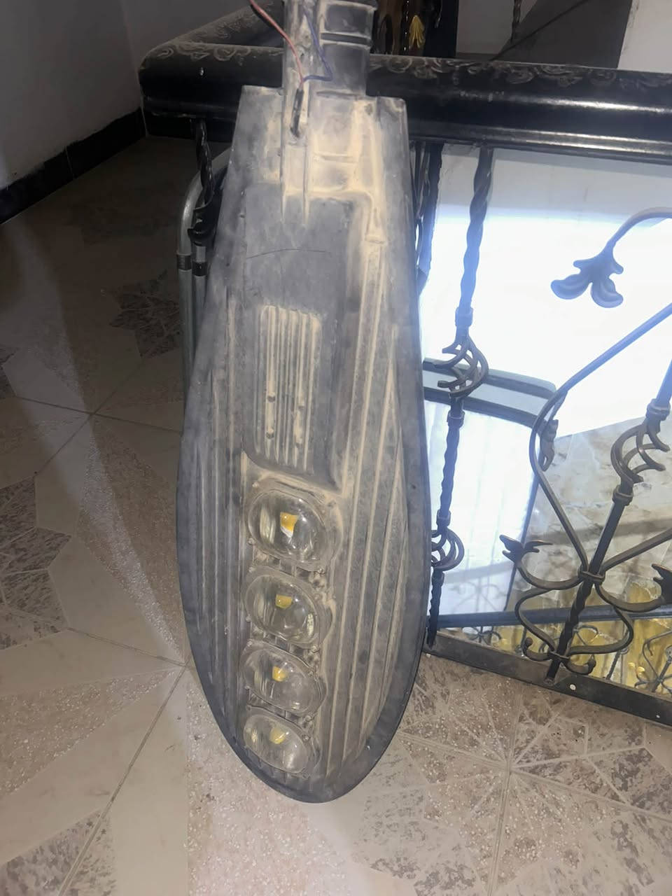 رفوف خشبية • دوشك طبية • رفوف حديد