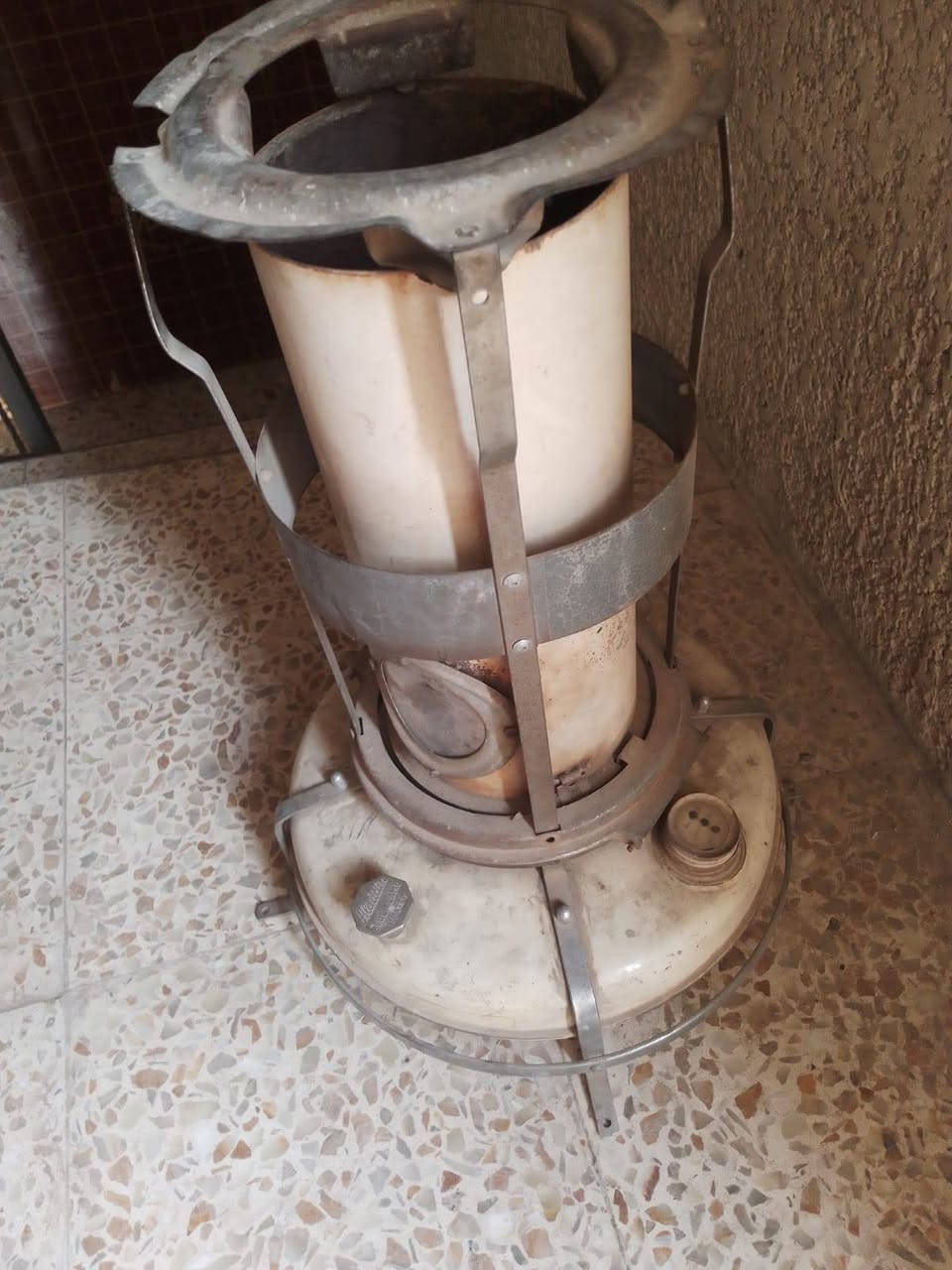 صوبة • ثلاجة • طباخ