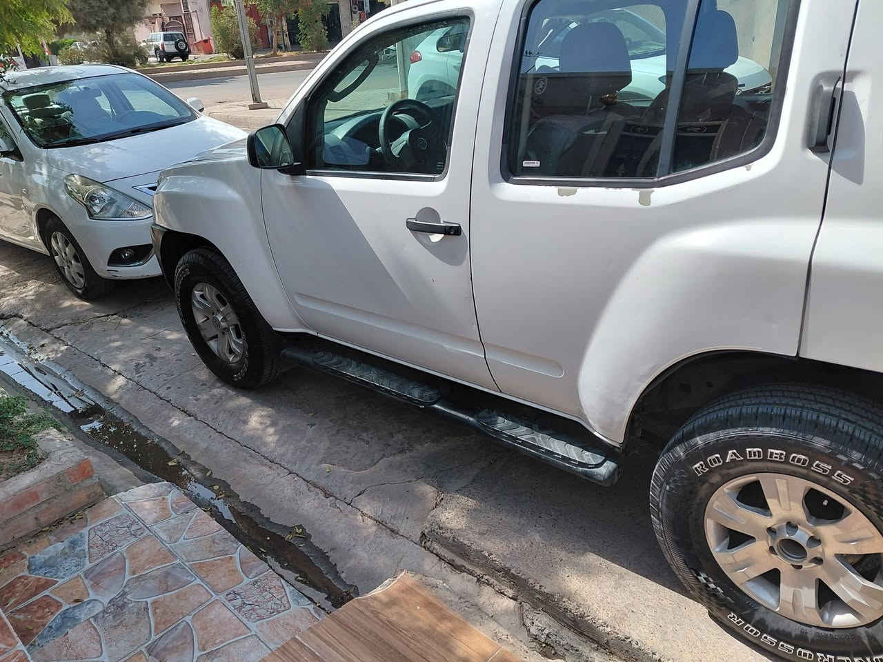 نيسان اكسترا موديل ٢٠٠٦ 
سنوية باسمي
موجود بطاقة بنزين
جاملغ معجون بس
سعر: ٩٥ بيها مجال
رقم:***********
