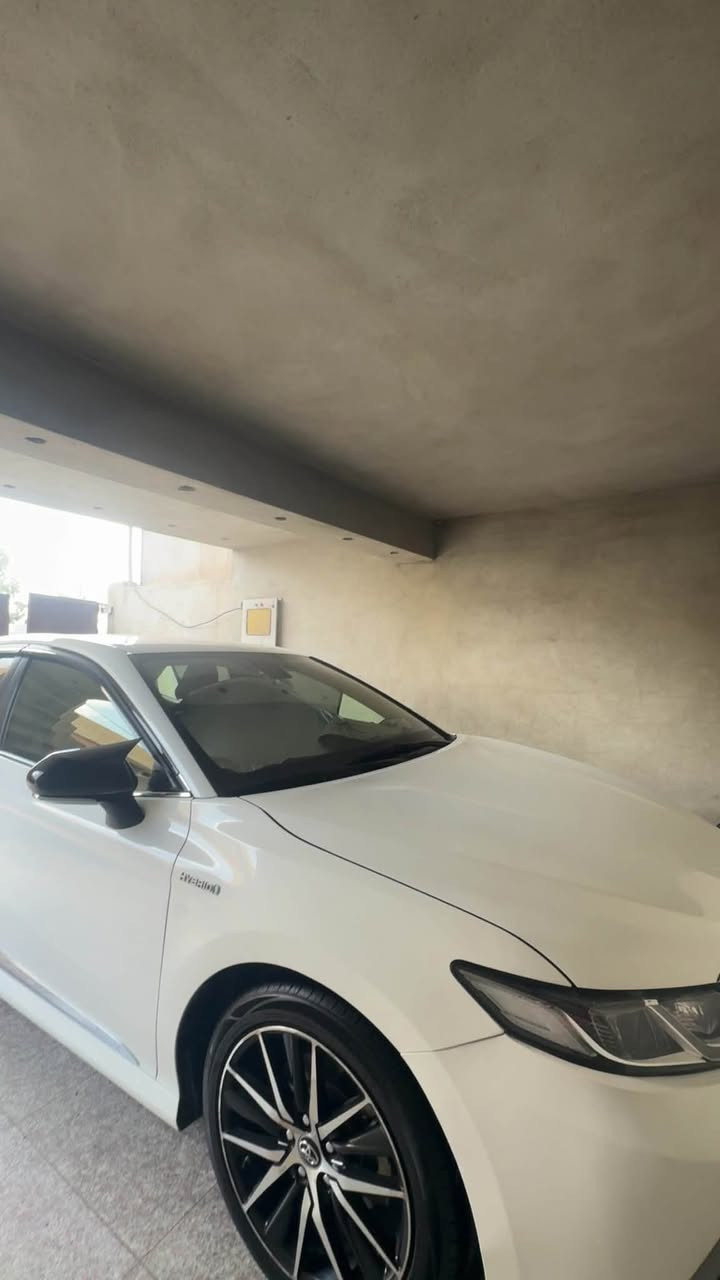 السلام عليكم
كامري 2023 Le  هايبرد 

 حجم المكينه 2500 هايبرد 
تكسي مطار 
ماشيه 86 الف حقيقي 
بصمه 
شاشه 
ويل حجم 18 
3 وضعيات قياده 
الضرر موضح بل صور 
وبيها اثر لزكات طابعه 

السعر 185 
(*********** )
