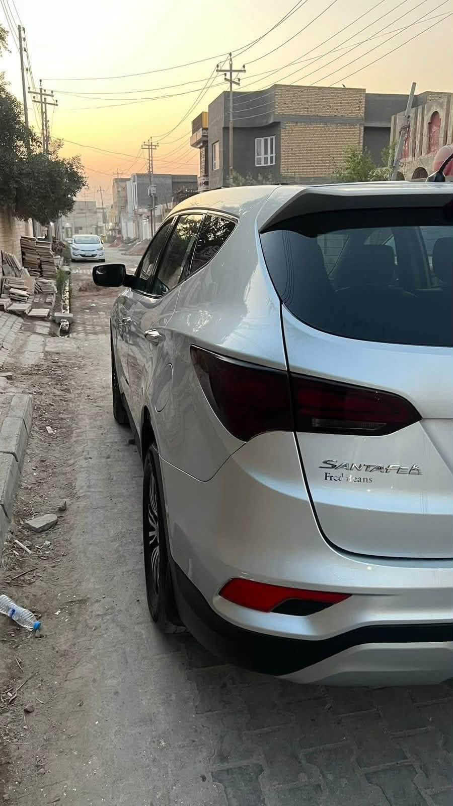 سلام عليكم سيارة سنتافي فئة الرياضي موديل 2018  ميكنة 2400  gdiوارد أمريكي ضربتها جاملغ ايمن   وبيها رشات صبغ ماشية 79   ميل كشنات جلد بيها نضام الإيكو الاقتصادي و نضام السبورت 
 مثبت سرعه و مانع انزلاق كفاله الگير والمحرك 
كشنات جلد  تخم تاير جديد سياره  
تجي تفحص بيدك وتدلل  سونار السياره موجود 
وسعرها كلش كلش مناسب مستعجل ع بيع 
 لمعرفة سعرها و تفاصيل السونار واتساب  ***********
