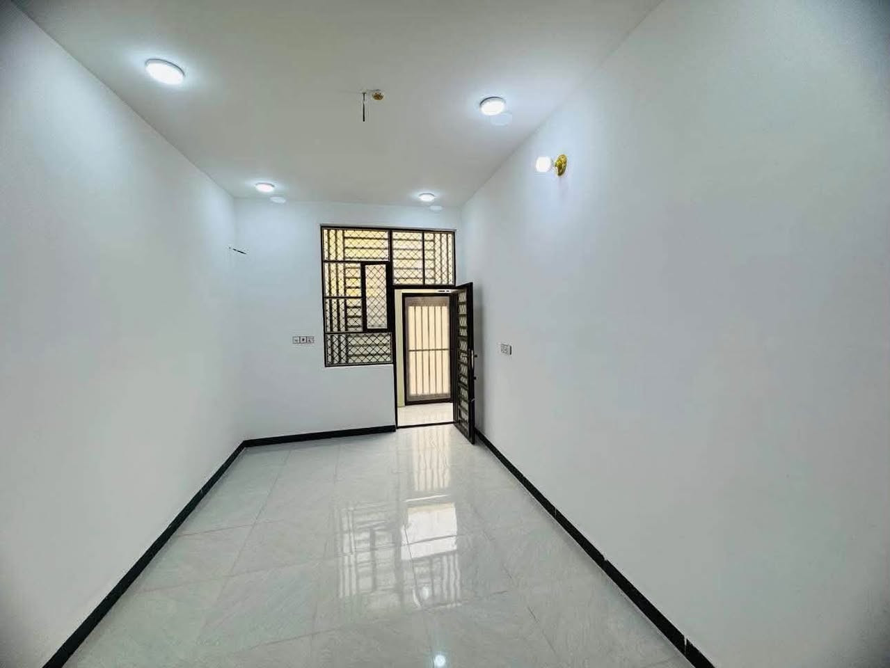 يا الله بيت 🏡 للبيع ( مساحة ١٠٠ متر) مكانه نجف مجمع بيتي 2مقابيل مجمع الميرات  ( طابو صرف سند حر 🤩) شارعه ١٢ بصف شارع ١٥ يحتوي عله غرفه نوم 🛌 ومطبخ وصاله ومكشوفه وصحيات عدد ٢ وستقبال صطح شتايكر  خريطه كلش حلوه((سعر لبيت 70 وبي مجال 🤩)) وره لمدرسه استفسار نتصال او تساب ***********📞
