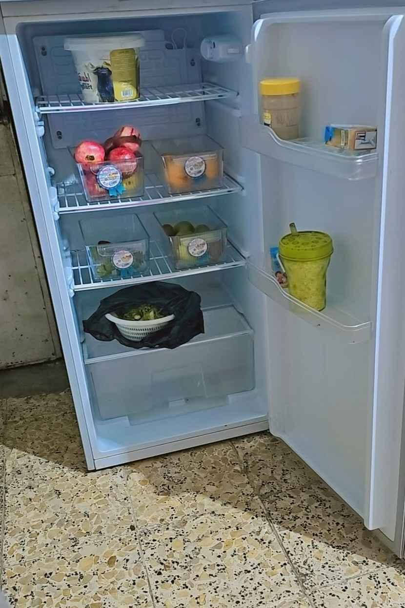 ثلاجه نوع تركي حجم ٢٤قدم اخت الجديدة مستعمله قليل جدا تشتغل ونضيفه كلش ع فحص  العنوان بالعباسيه ويوجد توصيل للإستفسار الاتصال 
*********** النجف, العراق
