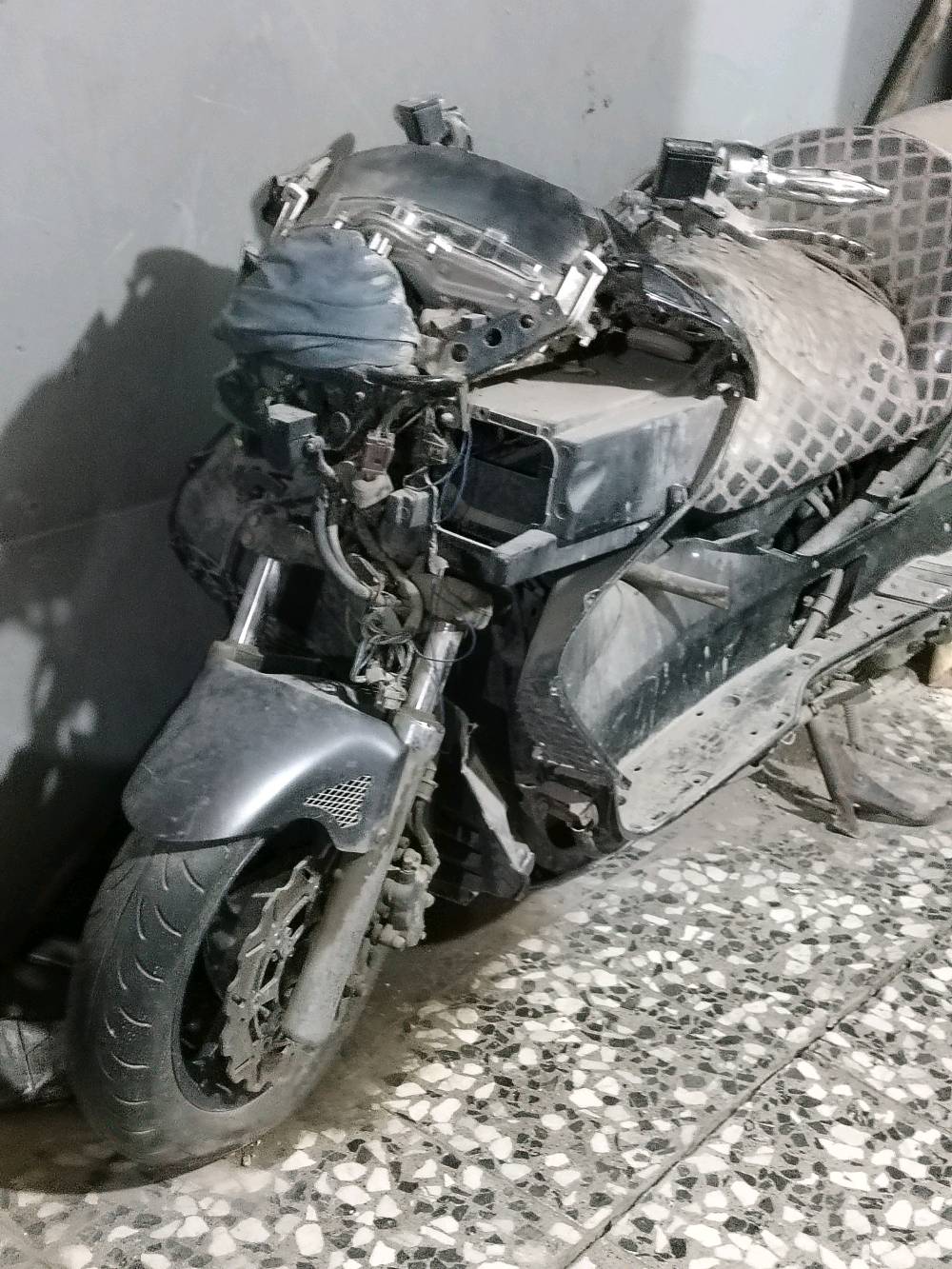 درجه فورزه 08 بصمه متروكه صارله سنه كوم حديد السعر 150 الف مكاني بغداد الشعب للتواصل *********** بدون اوراق 