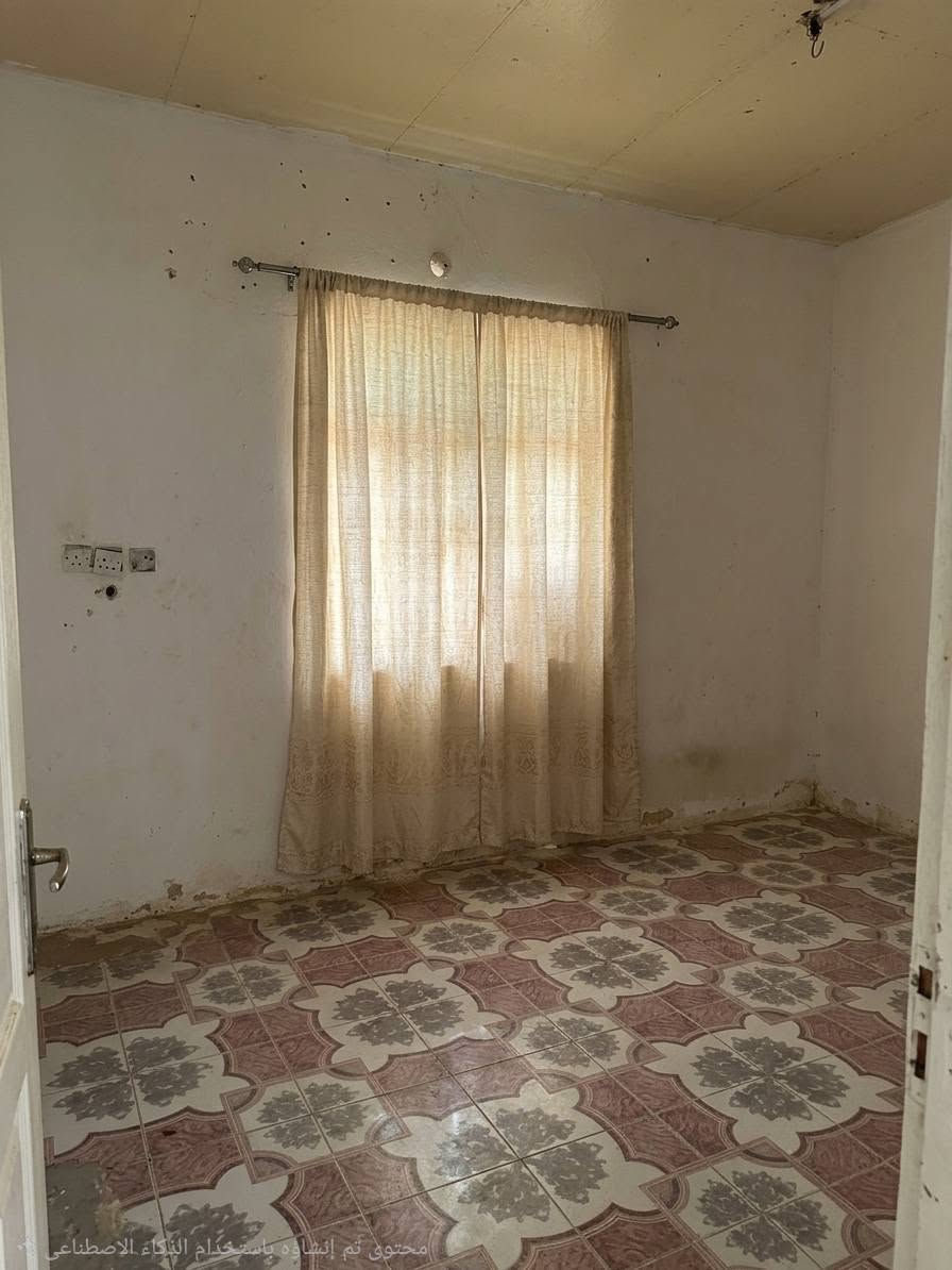 بيت للايجار
بيت للايجار 
مساحة ١٠٠ متر يحتوي على غرفتين و مطبخ و صحيات واستقبال وديوانية
مكانه حي الفداء شارع المدارس قرب المدرسة صينية 

الايجار ٢٧٥ الف 
يتأجر لعائلة فقط

***********

نص مكتوب في الصور:
- محتوى تم إنشاؤه باستخدام الذكاء الاصطناعي