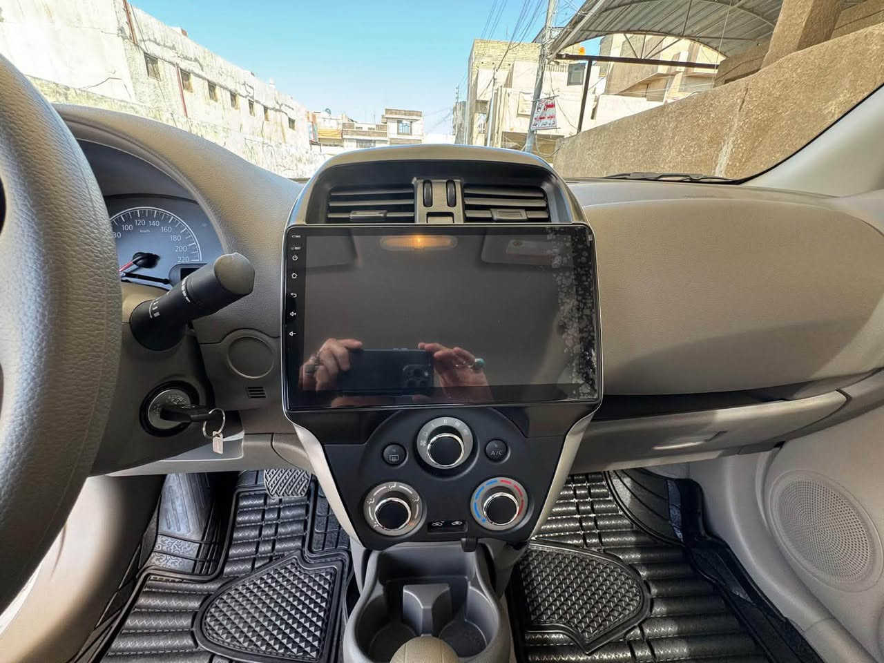 Nissan sunny
موديل 2025 
زيرو ماشية 2000 ومستخدمة قليل مكفولة كفالة عامة من أي شئ مع ضمان شركة نيسان السور لمدة ثلاث سنوات أو 100000 كيلو متر والسيارة بحالة الوكالة 
السيارة مرقمة وجاهزة رقم أربيل 
الذي يحب يشتري التواصل على الرقم 

***********
