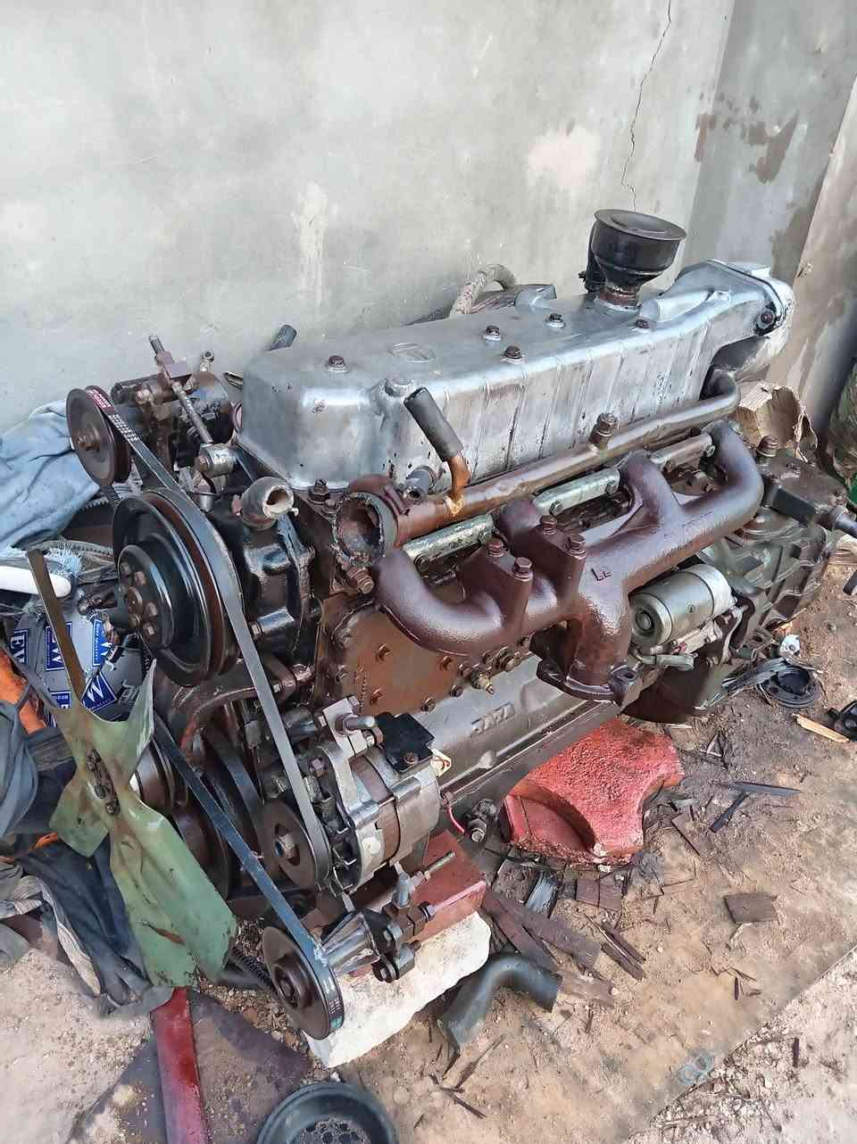 السلام عليكم مكينة تاته للبيع للاستفسار ***********مكلف بل نشر

نص مكتوب في الصور:
- 1 1/2 Hp POWER 32 m MAX. HEIGHT 30 L/min MAX. FLOW SARA TM55A