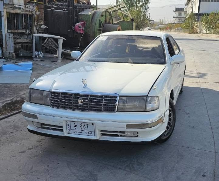 سڵاوی خوای گەورە لە هەموو لایەک،، توێتا کراون 1995 بەس موسە سەیارە کە 
کۆد کراوە  ، مەکینە 3000 D4 تازەی خراوەتە سەر ، سەیارەکە کامل مەسرەف کراوە گێر و مەکینەی بە شەرتی فیتەر 
چوار تایەی تازەی خراوەتە سەر ، دەعامی بۆ دەعامی بەشەرت ، سەیارەکە زۆر جوان ماوەتەوە و بێ مەسرفە 
شاشە ئایپاد و مەکەبەرەی JBL ی بۆ بەسراوە
بێ داعم و بێ لێدراویە سەیارەکە جایزە 
نرخی 24 گەڵا و مەعامەله
ئەگەر موشتەریت پەیوەندی بکە بەم ژمارەیەوە. گۆڕینەوەناکەم شوێن سلێمانی 
*********** السليمانية, العراق
