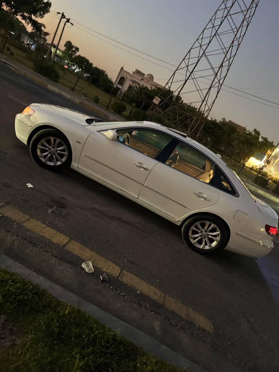 سلام عليكم 
🚘 للبيع أزيرا 2007 ليمتد خليجي 

السيارة أزيرا 2007 Limited خليجي، مكينة V6 3300كير أوتوماتيك.

بيها مواصفات اللمتد:
• جلد
• فتحة سقف
• كراسي كهرباء
• كراسي تدفئه
• تحكم ستيرن
• مثبت سرعة
• تحكم مناخ
• شاشة وصوت
• حساسات خلفية
• جنوط ألمنيوم
•ايرباك وABS
•سياره بيها ٣قطع صبغ 
السيارة استخدام ومرتبة، 

💰 السعر: 99$
📍 المكان:بغداد البياع 
📞 الاتصال/واتساب: ***********

