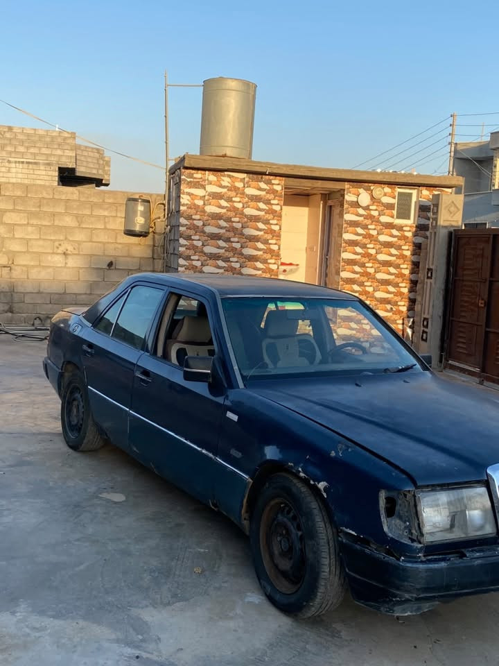 مارسدس موديل ١٩٨٩
محرك ٤ قبق اسود بلادي 

سياره حلوه داخلها حلو 

وسعرها ١٣ وبيها مجال 

سياره ماندل راعيها ابيع 
بدون اوليات

***********
