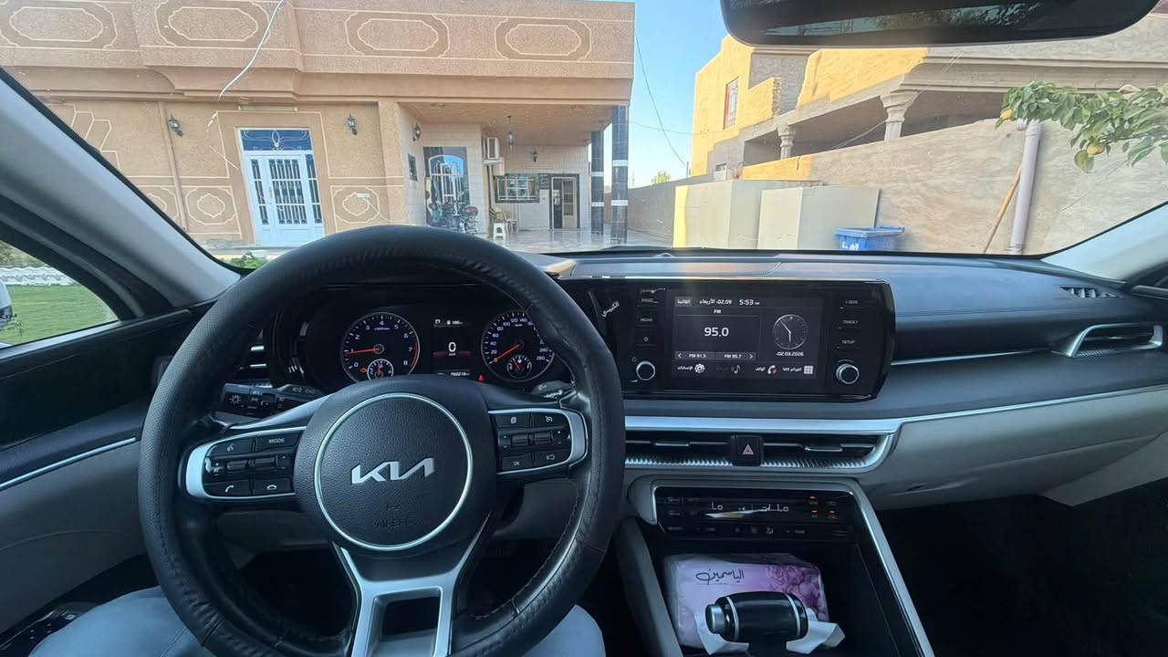 Kia k5 2023
وارد خليجي فول وكاله NIM
مكينة 2000 دوش المرغوب 
- شاشة تدعم ابل كاربلاي واندرويد اوتو
- سقف بونراما
- كشنات جلد
- كشنات تدفئة
- كشن كهرباء
- اوتو هولد
- هاند بريك دكمة
- حساسات خلفية وأمامية
- كامرة خلفية
- بصمة و تشغيل عن بعد ودخول ذكي
-لايت زينون متحرك + باك لايت LED  متصل 
-ويل كب كروم حجم 17
- ٥ انضمه قياده 
-مثبت سرعه
هواي مواصفات بعد 
- حادثها نص باب سايق بارد وكم رصعه خفيفه
- الممشى 260 الف كم ولسبير مو نازل 😂
تخم تاير جديد ومو ناقصها شي 
السعر 188 وبي مجال
المكان بغداد حي الجامعه 
اي استفسار ***********

