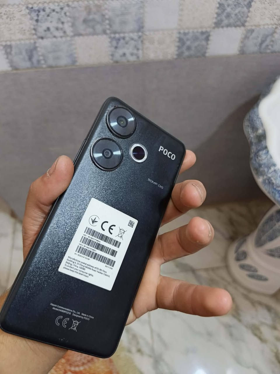 شباب عندي بوكو f6 البيع سعره 300  رقمي ال ***********
