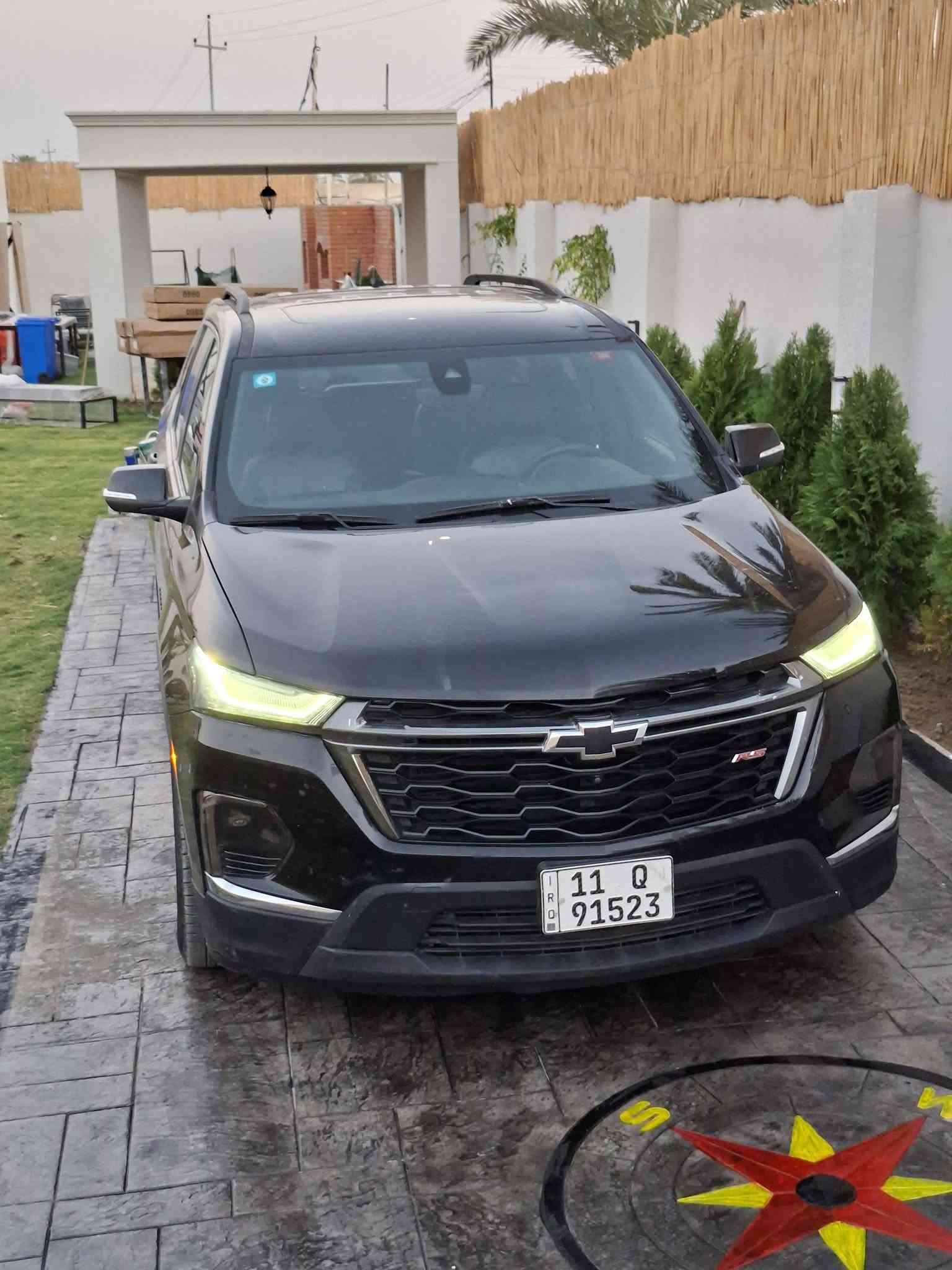 شوفرليت ترافرس RS 2023
اعلى فئة بالترافرس بجم رياضي دعامية اماميه RS يختلف عن باقي الفئات بالشكل 

مواصفات فول من كلشي 

فتحة سقف و بنوراما 
كشنات جلد تطريز RS احمر
دشبول مطعم بجلد 
قاصه 

كاميرات 360 درجة 

حساسات امامي وخلفي 

حساسات بالمري 

مري كهرباء 

تدفئة كشنات وسائق 

كشنات vip منفصلة 

بجم RS يختلف جذريا عن باقي الفئات 

ويل RS يختلف عن باقي الفئات 

الحادث 

تبديل 4 ابواب لون اسود مع تعمير بجهة السايق جاملغ امامي وخلفي والصندوق 

صبغ بسيط بالبنيد جزء صغير 

السعر 21800$  رقم بغداد حرة
***********
يعني 218 ورقة 

سعر جوه سوك ال RS ب 25 ورقة
