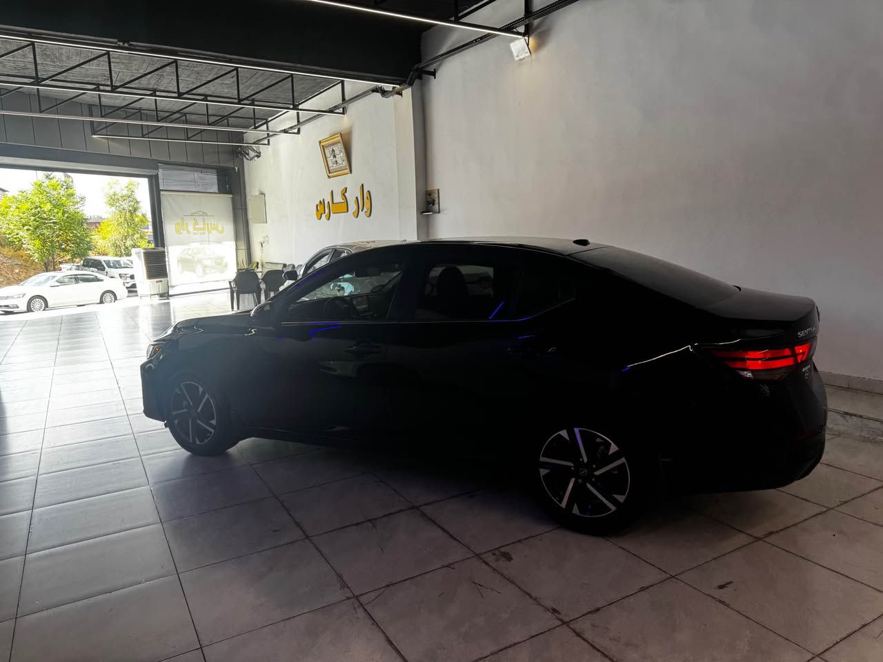 نيسان سنترا 2025Svماشي 5000 آلاف ضررها فقط نصف جاملخ خلفي بدون دواخل سعر 13800$. ***********.        *********** دهوك, العراق

نص مكتوب في الصور:
- 3N1AB8CV8SY413185