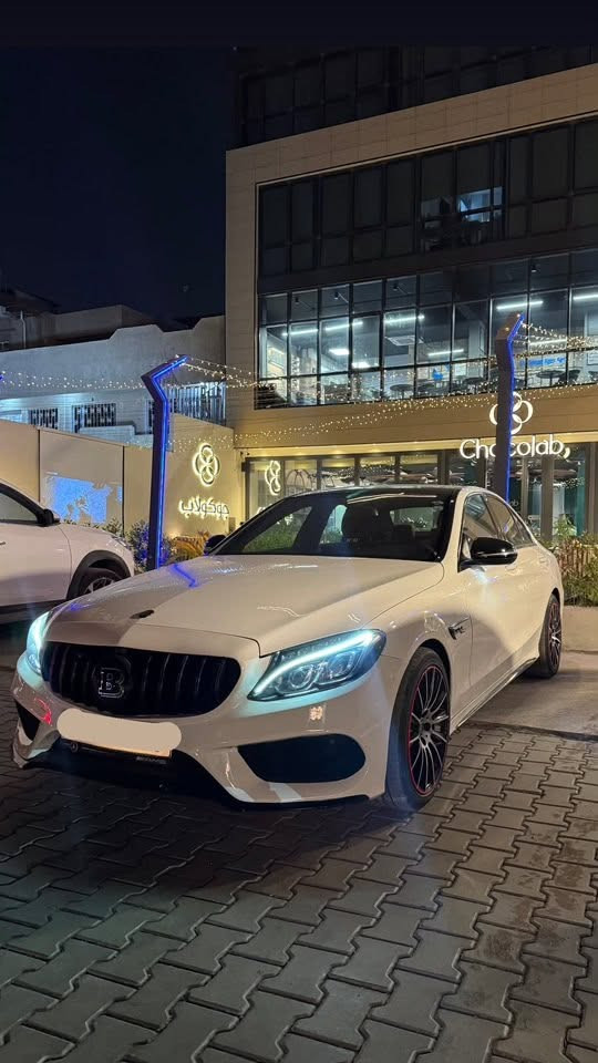 الموديل 2017 AMG نضيفه جداً
كلين تايتل فقط  صبغ شبر بل جاملغ الايسر 
السعر 198$
فول مواصفات 1/1 سبشل اوردر من امريكا 
ماشية 64الف
بانوراما 
دبل ماوس 
شاشه كبيره اوردر من الشركه C63
كامره خلفيه دواره 
كشنات كهرباء خزن ميموري
كشنات تدفئه 
علامات ترحيب أبواب 
رادار امامي 
نقطه عمياء 
بصمة تشغيل 
لايتات زينون ديناميك
وياله AMGبلاديه اصليه 
استيرن تدفئه كهرباء 
صعود ونزل للستيرن تلقائي عند تشغل سياره 
نظام Auto hold 
مري قلاب عند رجوع
أبواب ترحيب
بصمه 
مري شفط 
مري كهربائي  
بعد بيها هواي مواصفات 
السيارة عليها كت برابوس مرتب بدون صبغ ولا اي شي

مسويلها ادامه كامله للسياره و صدر كامل جديد و دهن وفلاتر كامله جديدة وباتري ونوزلات ودسكات امامي خلفي جدد وفيت بم وبوليش وحمام للداخل وتنضيف الغرفة الاحتراق كامله من كل النواحي

عنوان السيارة بغداد المنصور   
 ***********
