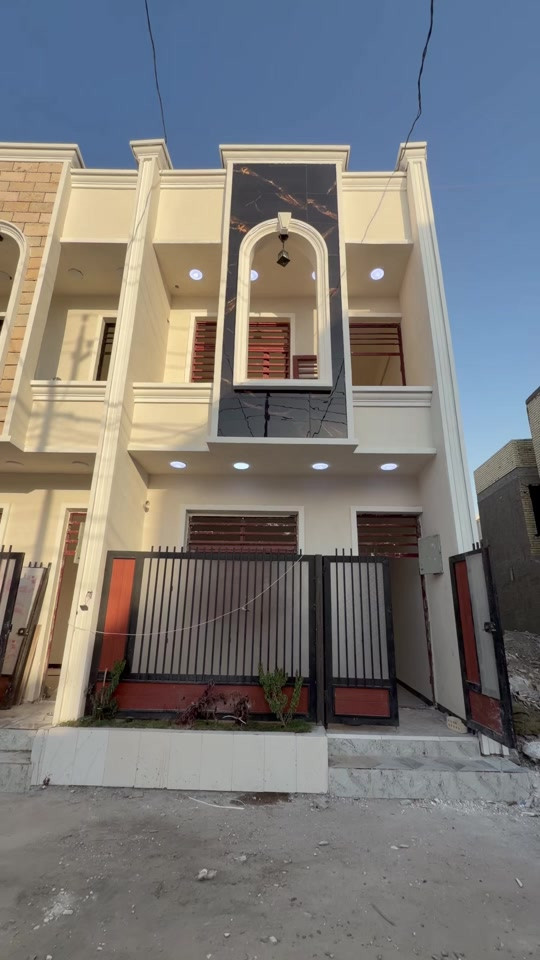 🏡 دار سكنية للبيع – مساحة 75م 💰 السعر: 65 مليون وقابل للتفاوض 📍 شارع بعرض 15م 🛣️ تبليط كامل + جميع الخدمات ✨ تفاصيل العقار: • استقبال • مطبخ • منور • خدمات صحية • غرفة نوم 🔹 الطابق الثاني: • غرفتين نوم • خدمات صحية 📞 للاستفسار: ***********
