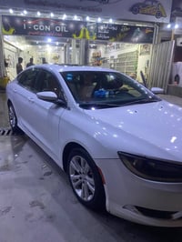 كرايسلر c200 موديل 2015 السياره  بيه ضربه بابين  سونارمنشور سيارة جاهز...