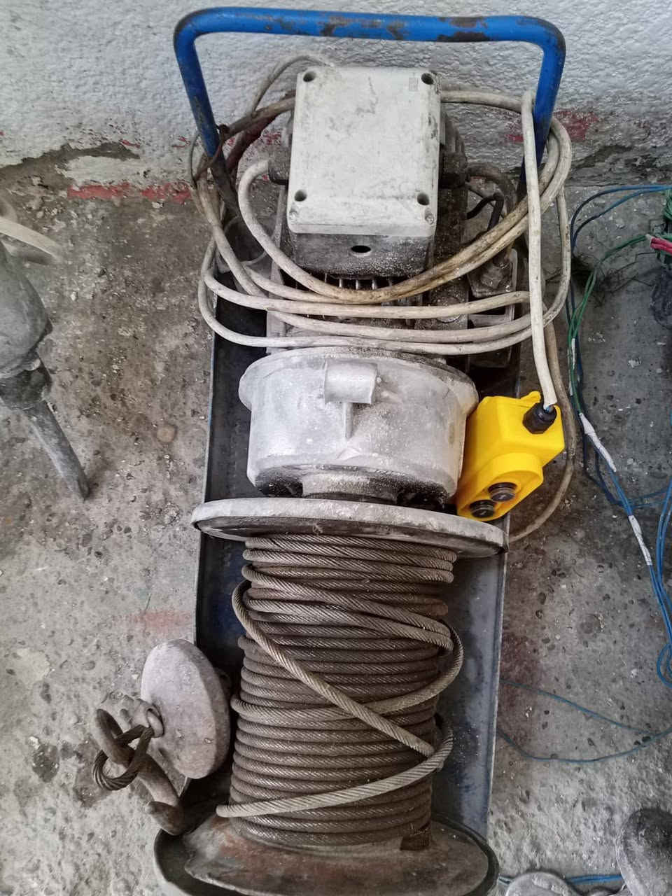 ماطورات ونج نحالة لبيع عدد 3 إيطالي درجة اولى 
مكاني بغداد الشعلة السعر 350 وبي مجال بسيط جك جيه  ***********  من طرف حسن الغراوي
