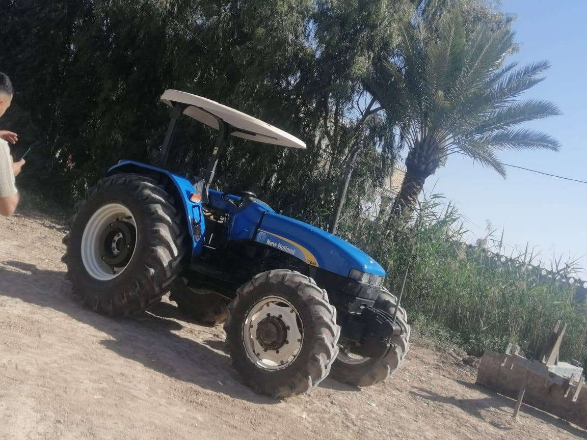 نيو  هولند 80 للبيع موديل 16 كتاب شركه  محرك مستحق المكان ديالى باقي تفاصيل ***********
