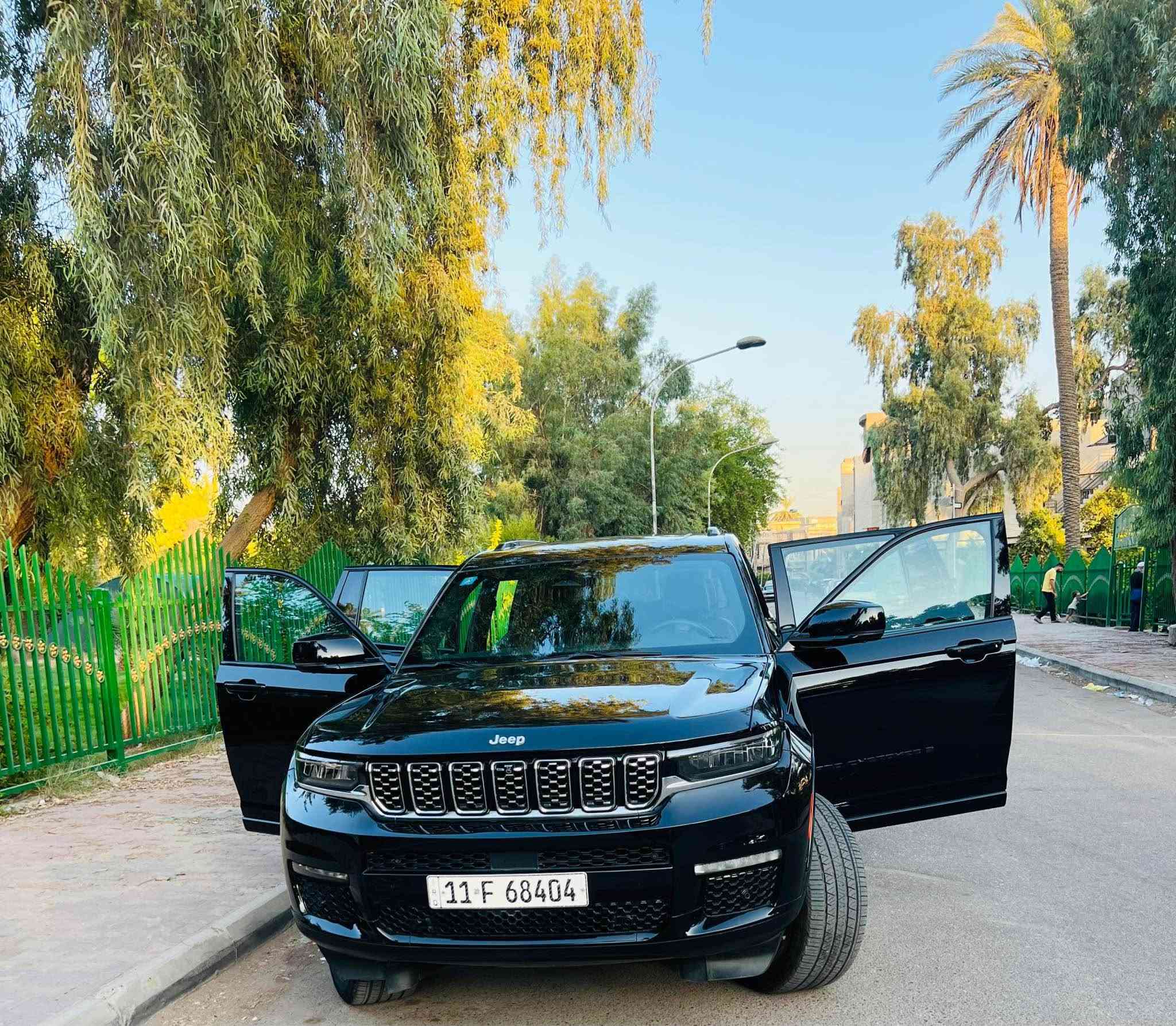 اعلى مواصفات واعلى فئة بل جيب كراند شيروكي سومت 1/1

موديل 2024

المحرك : V6. 3.6L .

العداد 5000 mi 

مقاعد 7 راكب 

رقم : بغداد

لون : اسود

فول موصفات اعلى شيء 1/1 

دفع رباعي 4x4

  نظام تعليق هوائي (جكات).

  قيادة ذاتية عند المنعطفات.

  رادار امامي مع مانع تصادم .

  .

  تحذير الخروج عن المسار .

  مستشعر نوم السائق مع نظام التوقف الآلي

  تحذير النقطة عمياء ٥ .

  نظام تحذير عند التقاطعات.

  نظام تحذير عند تجاوز السرعة المحددة.

  

‏

  نظام تقليل الضجيح داخل المقصورة.

  إنارة محيطية.

  شاحن موبايل وايرلس.

  تعديل وضعيات مقود السائق كهربائيا.

  مرايا تعتيم ذاتي.

  المرايا الجانبية قابلة للطي كهربائيا

مرايا الجانبية فاد

ظام الصوت من ماكنتوش مع 19 سماعة.

ويل قياس 21 انج .

* سقف بانوراما .

  شاشه كبيرة 10.1 انج .

  شاشة للراكب الأمامي .

  نظام الخرائط (GPS) .

  عرض خرائط الطريق على لوحة القيادة.

  لوحة القيادة بقياس 12 أنج.

  4 كاميرات خارجية مع بخاخات ماء للتنظيف.

 

  

  المصابيح الأمامية زنون .

  كشافات الضباب زنون .

  دخول ذكي.

  بصمة على 5 ابواب للدخول الذكي.

  تشغيل عن بعد .

  الصندوق الخلفيي كهربائي .

  فتح الصندوق الخلفي مع حركة القدم.

أقل

 

  اضافات من الخشب الطبيعي للمقصورة الداخلية.

  ذاكرة لحفظ وضعيات الجلوس للمقاعد الأمامية

  مساج للمقاعد الامامية .

  المقاعد الأمامية كهربائية .

  المقاعد الأمامية تبريد وتدفئة .

  المقاعد الخلفية تدفئة وتبريد .

  ستائر للشبابيك الخلفية.

  انارة داخلية LED متعددة الالوان .

  حساسات امامية وخلفية .

  7 راكب.

  مكيف خلفي مع وحدة تحكم منفصلة .

  تدفئة مقود القيادة.

  مانع تصادم خلفي .

  بلوتوث تلفون .

  محدد سرعة .

  نظام التشغيل والاطفاء الاوتوماتيكي 

  مكيف خلفي مع وحدة تحكم منفصلة .

  تدفئة مقود القيادة.

  مانع تصادم خلفي .

  بلوتوث تلفون .

  محدد سرعة .

  نظام التشغيل والاطفاء الاوتوماتيكي .

  نظام بريك اوتماتيكي

وبعد هواي مواصفات ما مذكورة . 

حادثها  بنيد وجاملغ امامبي نفس لون ابلادي  بدون دواخل  وصبغ جاملغ خلفي صبغ

رقم صاحب السيارة 

***********

السعر 30000$ بغداد, العراق
