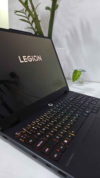 Lenovo Legion 5 15AHP10 (موديل 2025)  * المعالج: AMD Ryzen 7 260 (قوي ...