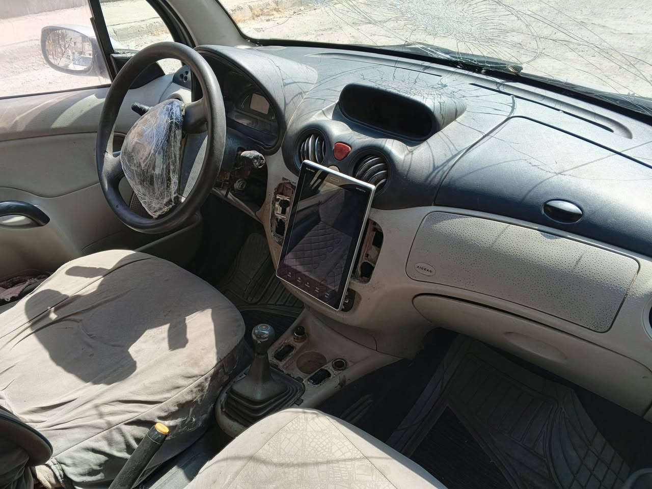ستروين فرنسي • محرك بيجو • ٢٠٠٢