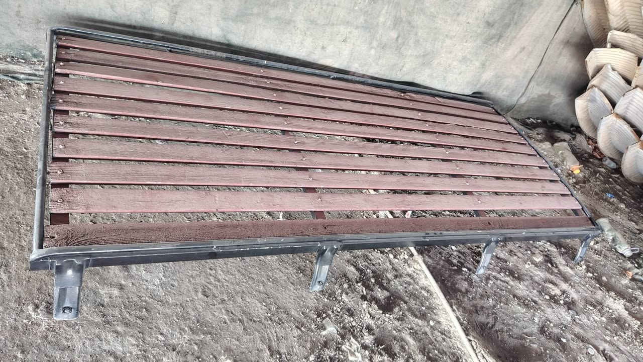 سلام عليكم سيباية فتون جنبي ناصي للبيع 
جديده نضيفة سعر 100 وبيه مجال مكاني بغداد زعفرانية ***********
